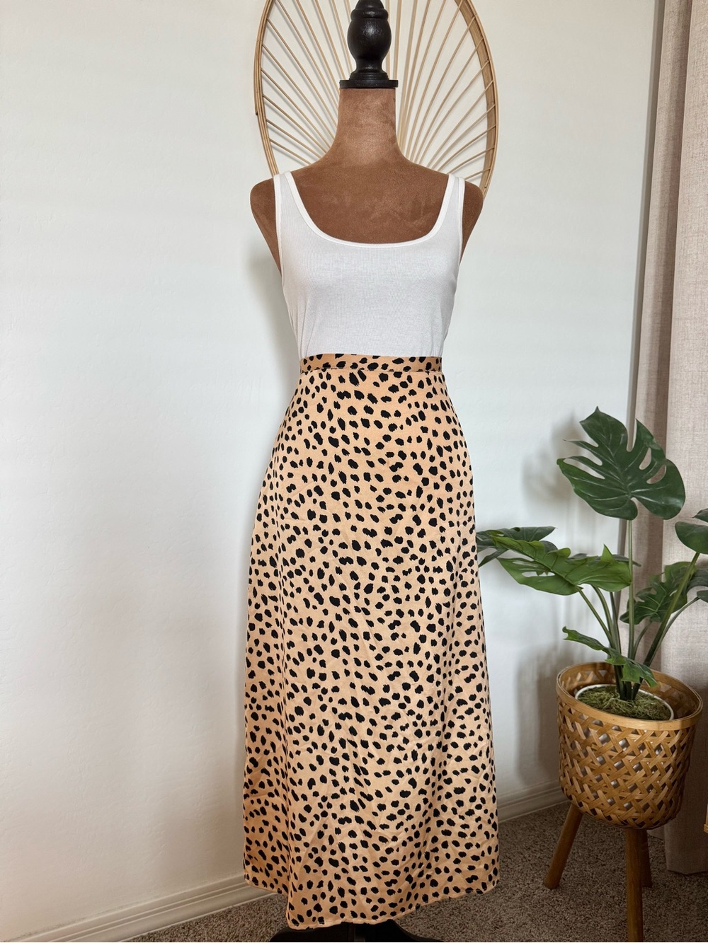 High-Waist Beige Leopard Print Maxi Skirt